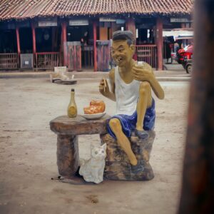 CER00973-Hand Painted Elderly Man Figurine-04